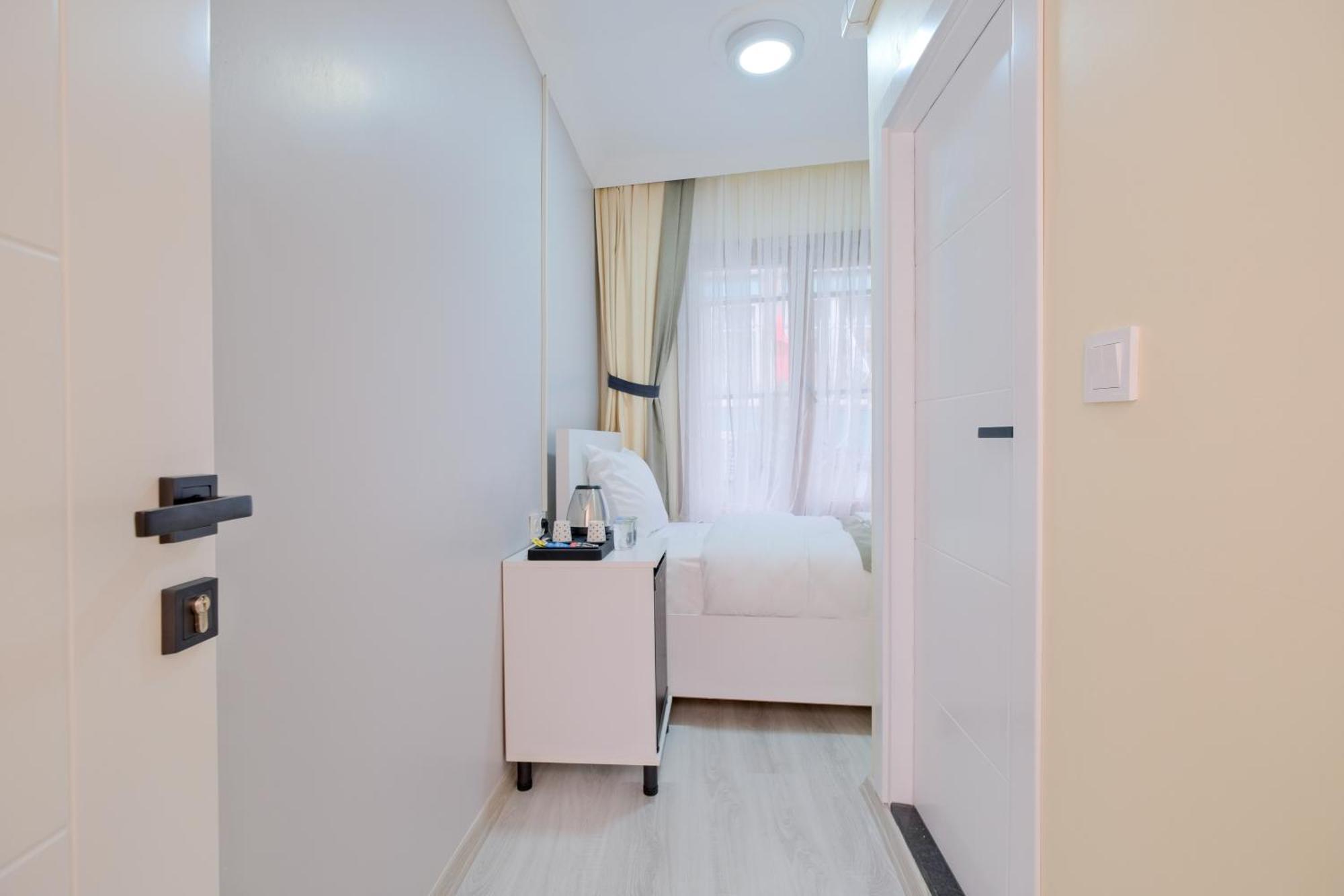 Lucky Hotel Istanbul Exterior photo